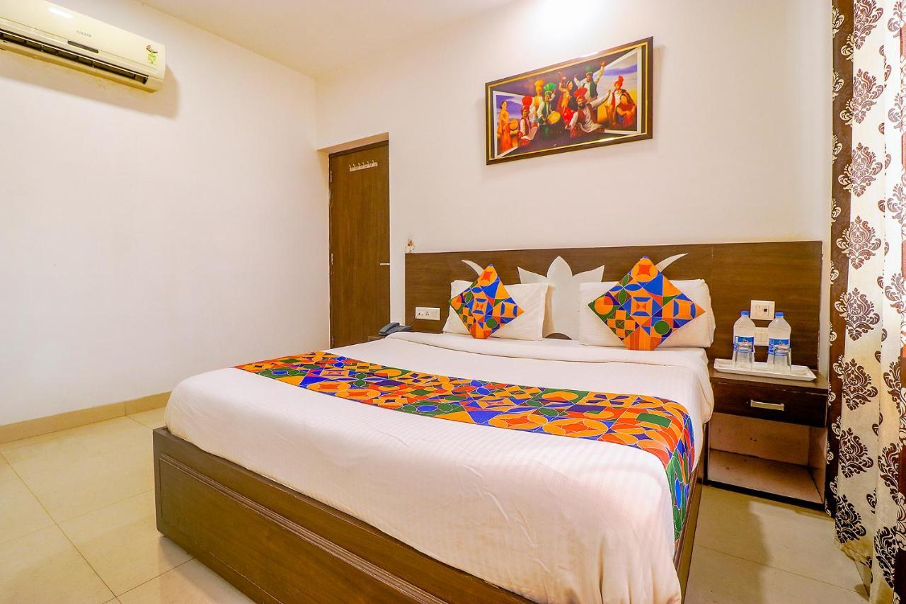 Fabhotel Star Metro Inn Амритсар Экстерьер фото