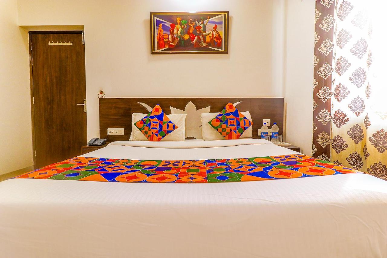 Fabhotel Star Metro Inn Амритсар Экстерьер фото